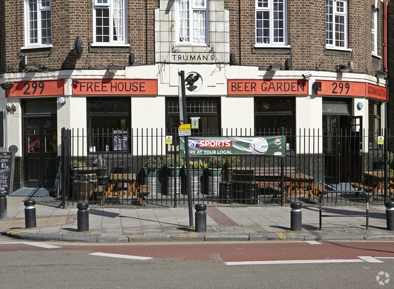 299 Barking Rd, Londres à louer - Photo du bâtiment - Image 2 de 12