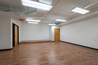 871 S Arbor Vitae, Edwardsville, IL for lease Interior Photo- Image 2 of 4