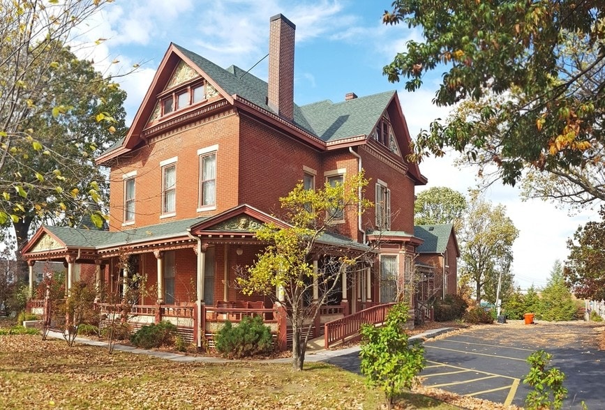 435 E Walnut St, Springfield, MO for sale - Primary Photo - Image 2 of 11