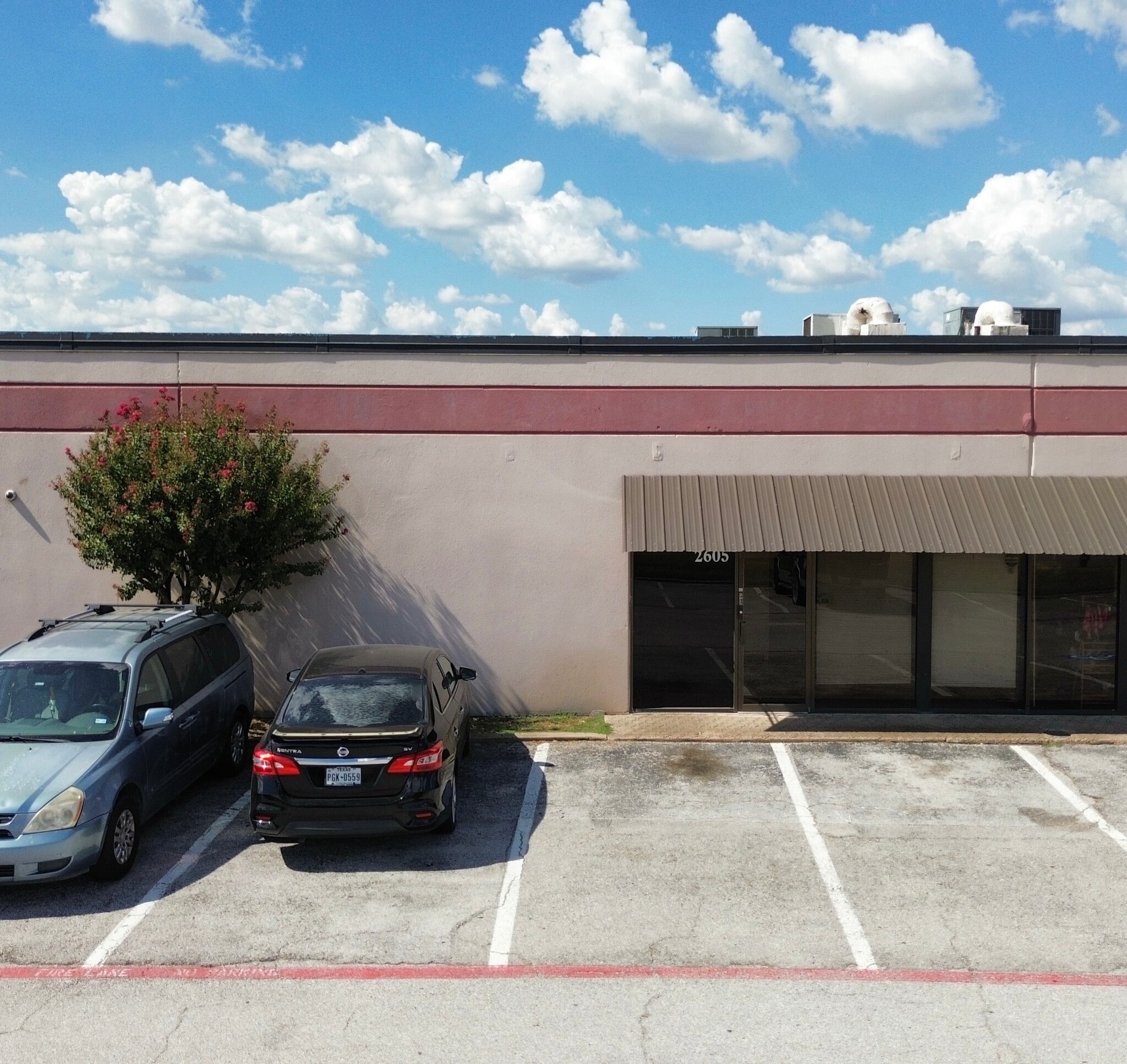 2601-2621 Aero Dr, Grand Prairie, TX for lease Building Photo- Image 1 of 8