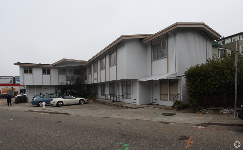 782-788 Ulloa St, San Francisco, CA à vendre - Photo du bâtiment - Image 2 de 6