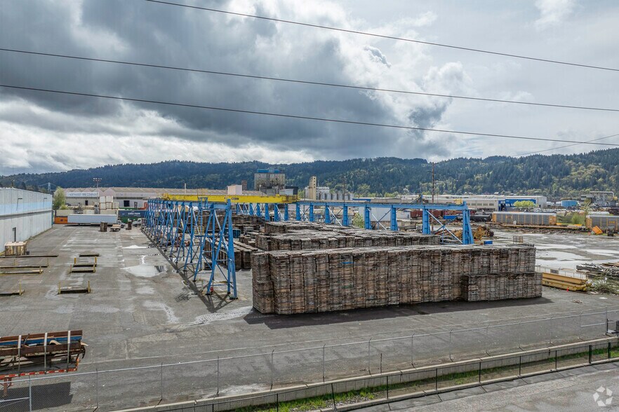 9040 N Burgard Way, Portland, OR à louer - Photo du bâtiment - Image 3 de 6