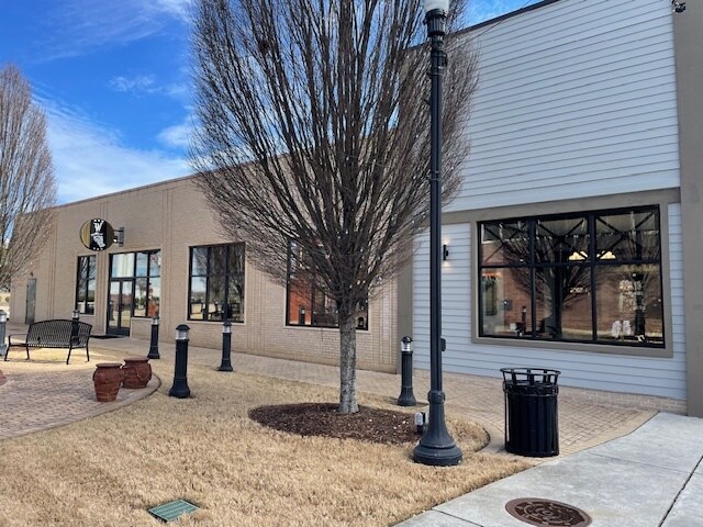 190 W Main Ave, Gastonia, NC à louer Photo du bâtiment- Image 1 de 27