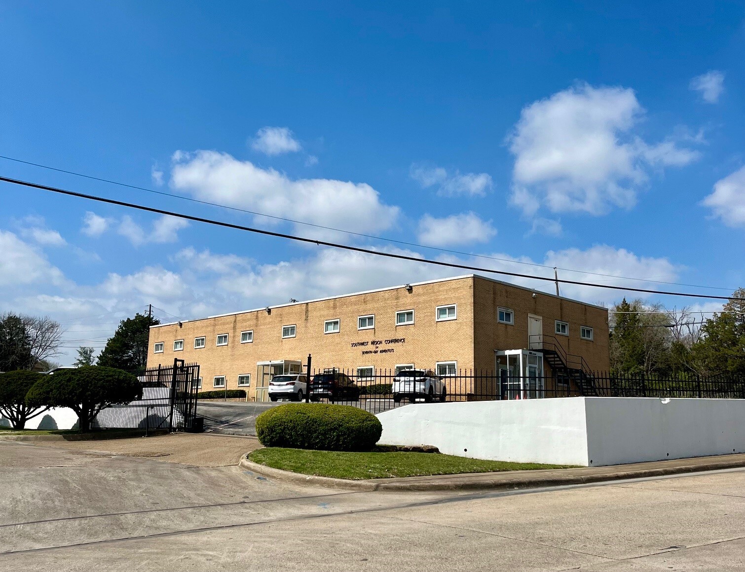 2215 Lanark Ave, Dallas, TX for lease Primary Photo- Image 1 of 3