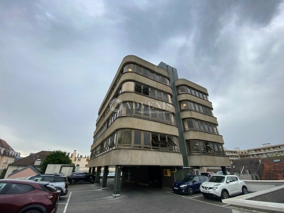 Bureau dans Poissy à louer Photo du bâtiment- Image 1 de 13