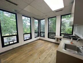 74 Pascack Rd, Park Ridge, NJ for lease Interior Photo- Image 1 of 6