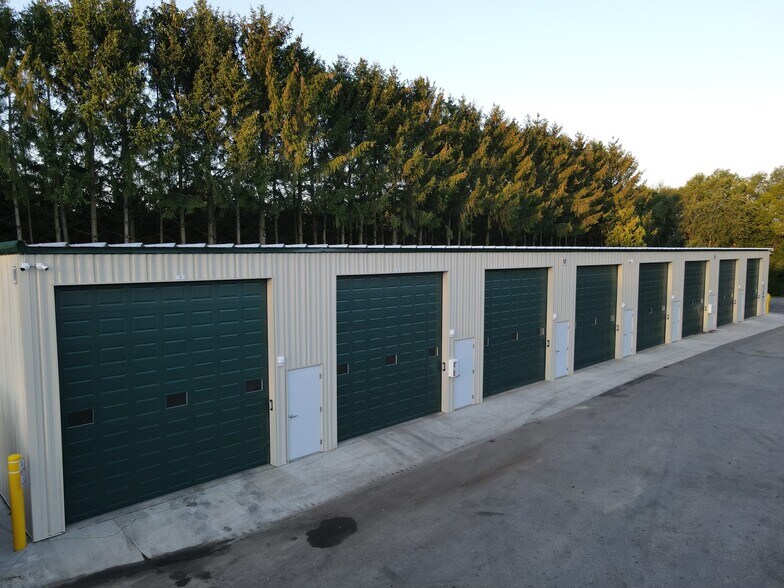 7646 Conifer Ct, De Forest, WI à louer - Photo du bâtiment - Image 1 de 21