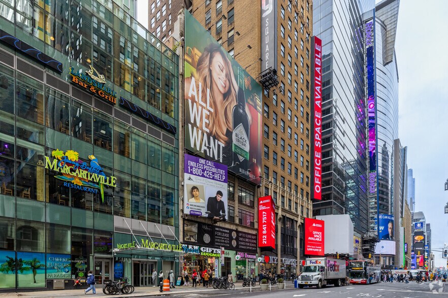 566 7th Ave, New York, NY à louer - Photo du bâtiment - Image 1 de 12