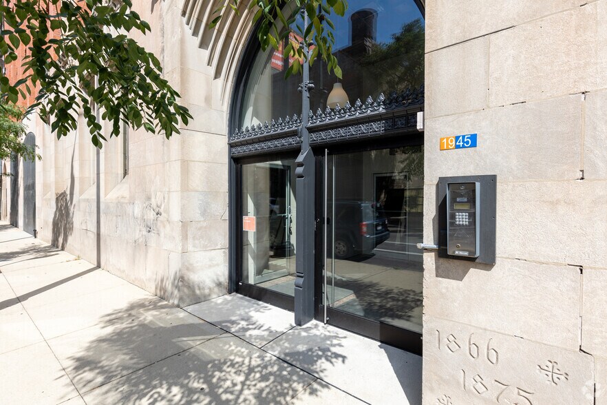 1945 S Halsted St, Chicago, IL à louer - Photo du bâtiment - Image 3 de 16