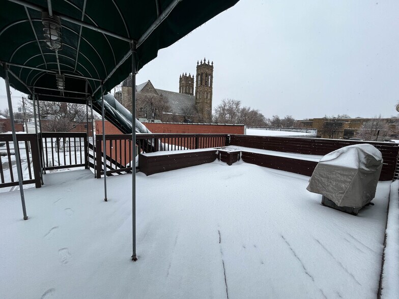 1457 E 40th St, Cleveland, OH à louer - Photo du bâtiment - Image 3 de 38