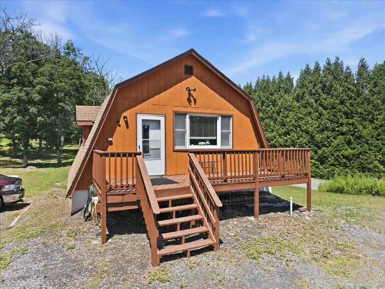 111 Mountain Springs Rd, Milford, PA à vendre - Photo du bâtiment - Image 2 de 123