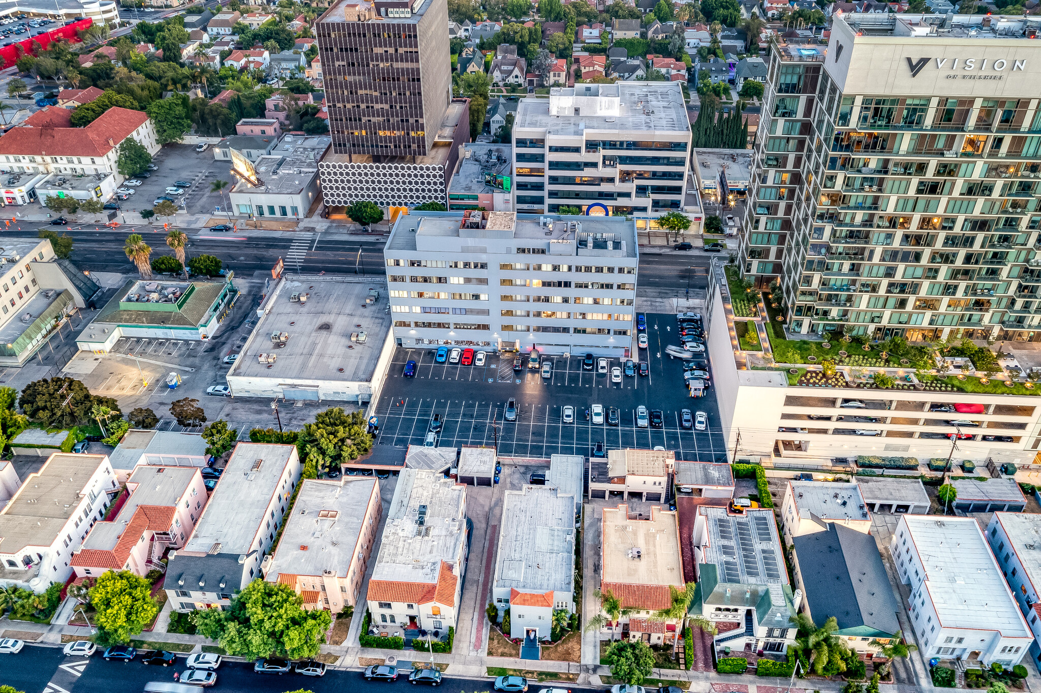 6221 Wilshire Blvd, Los Angeles, CA for lease Building Photo- Image 1 of 3