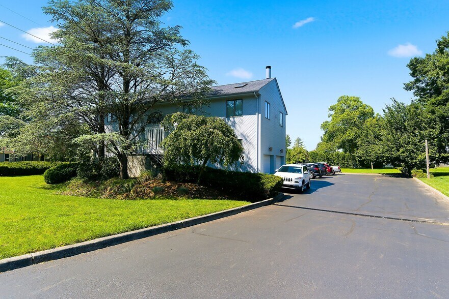 801 Hughes Dr, Hamilton, NJ à vendre - Photo du bâtiment - Image 2 de 42