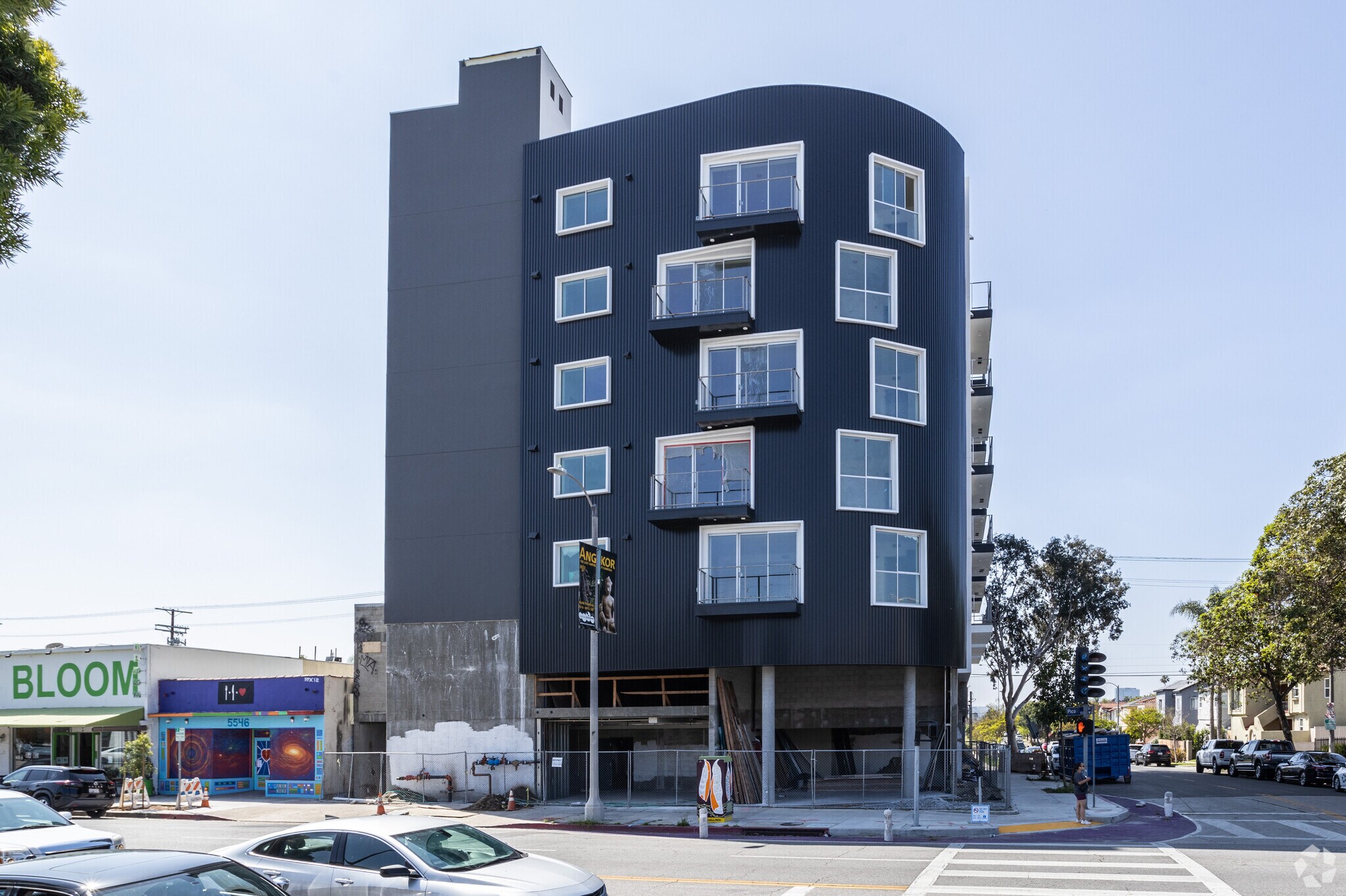 5550 W Pico Blvd, Los Angeles, CA for lease Primary Photo- Image 1 of 10