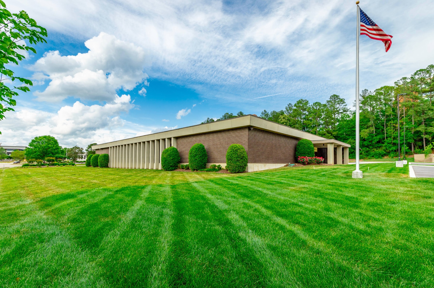 1012 Riverfront Pkwy, Chattanooga, TN for sale Primary Photo- Image 1 of 36