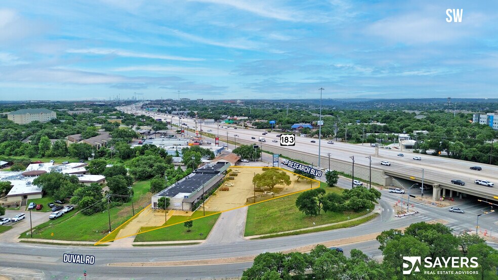 11689 Research Blvd, Austin, TX à vendre - Photo du bâtiment - Image 2 de 9