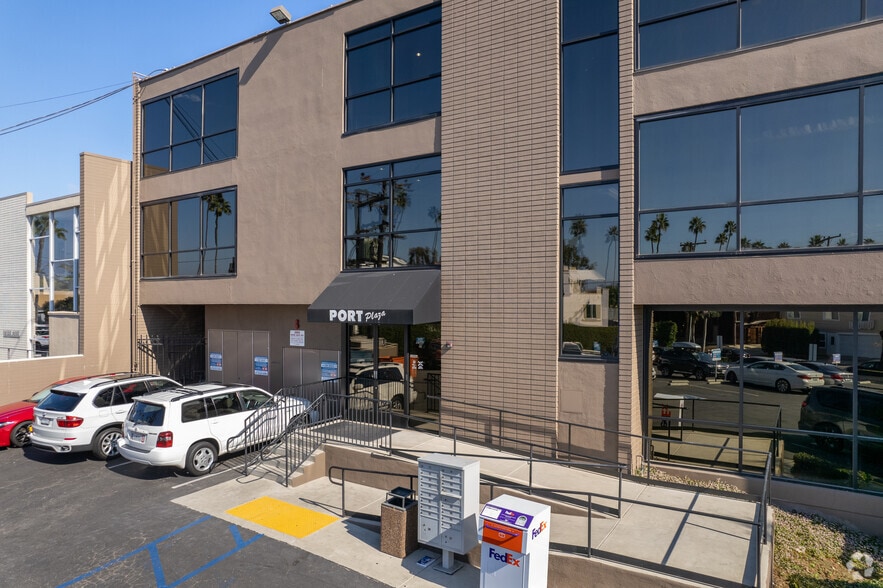 2865-2867 E Coast Hwy, Corona del Mar, CA for lease - Building Photo - Image 3 of 7