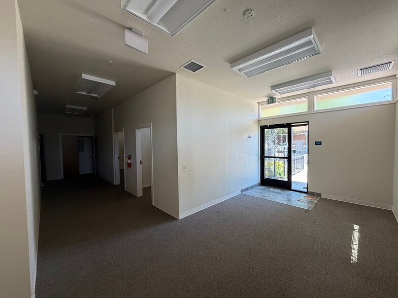 125 N Church St, Lodi, CA for lease - Building Photo - Image 2 of 14