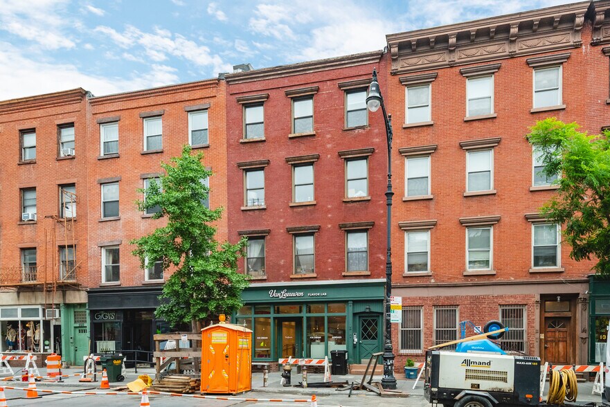 136 Franklin St, Brooklyn, NY à vendre - Photo du bâtiment - Image 1 de 13