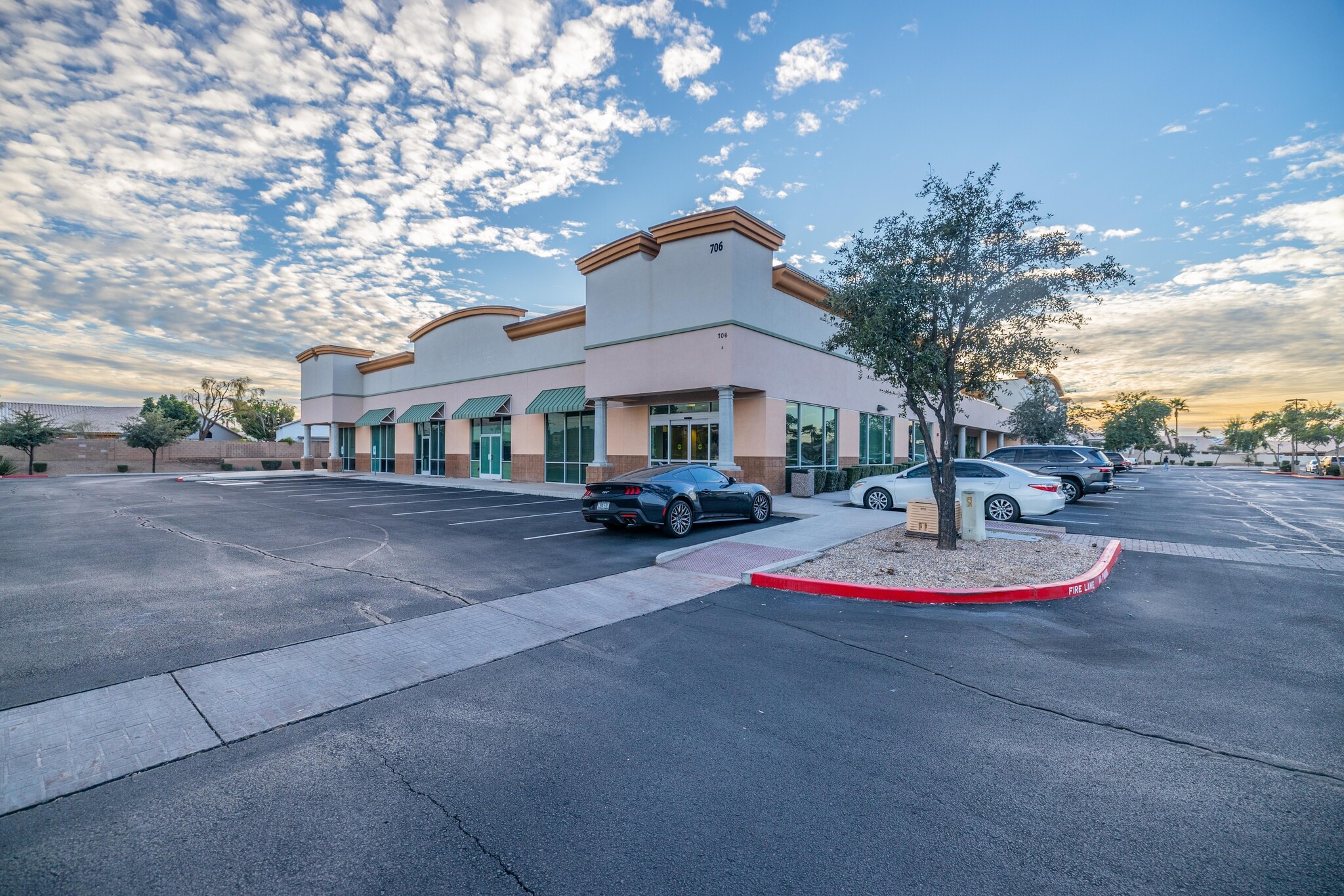 706 N McQueen Rd, Gilbert, AZ for lease Primary Photo- Image 1 of 23