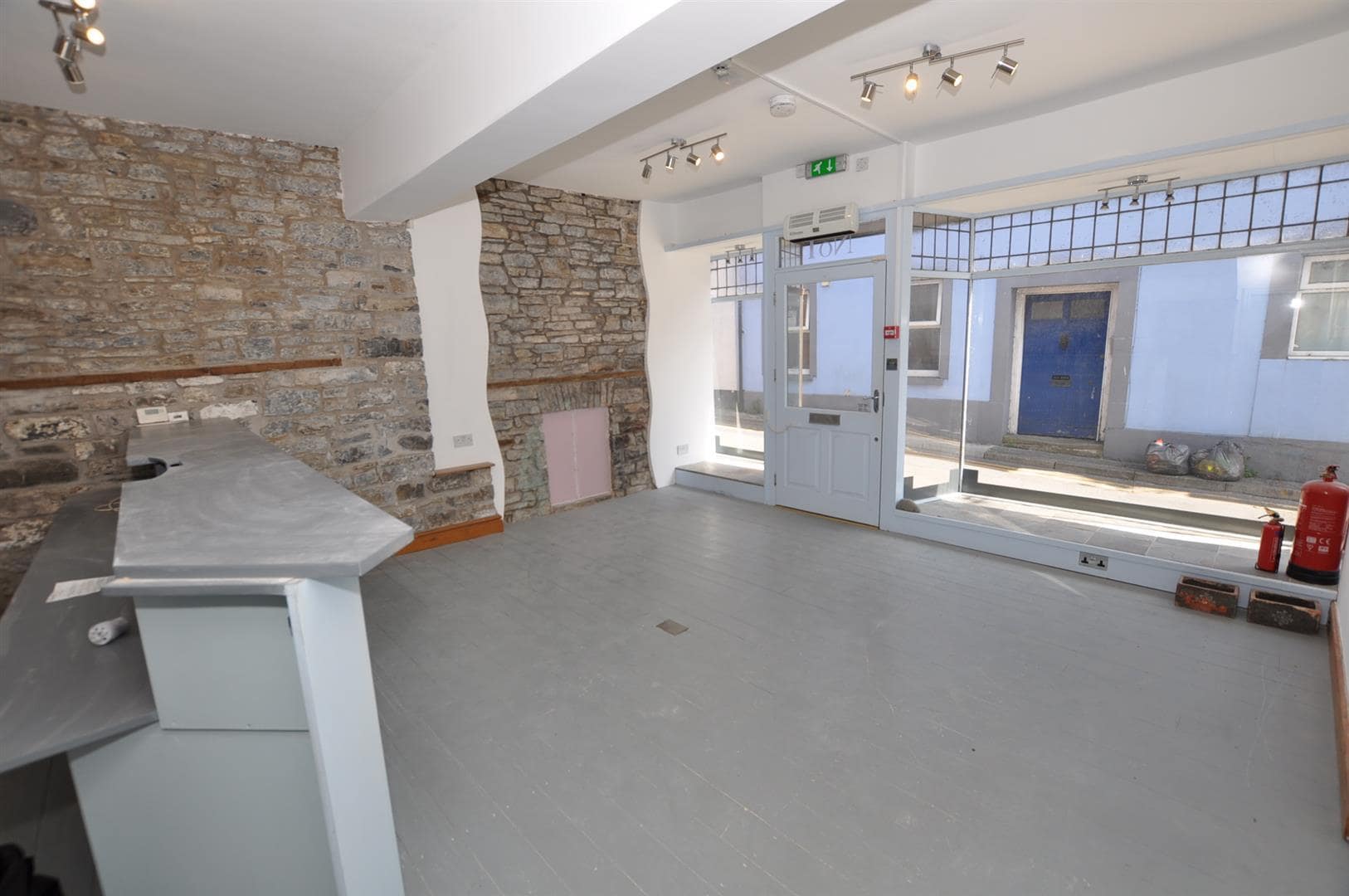 1 Carmarthen St, Llandeilo for lease Interior Photo- Image 1 of 3