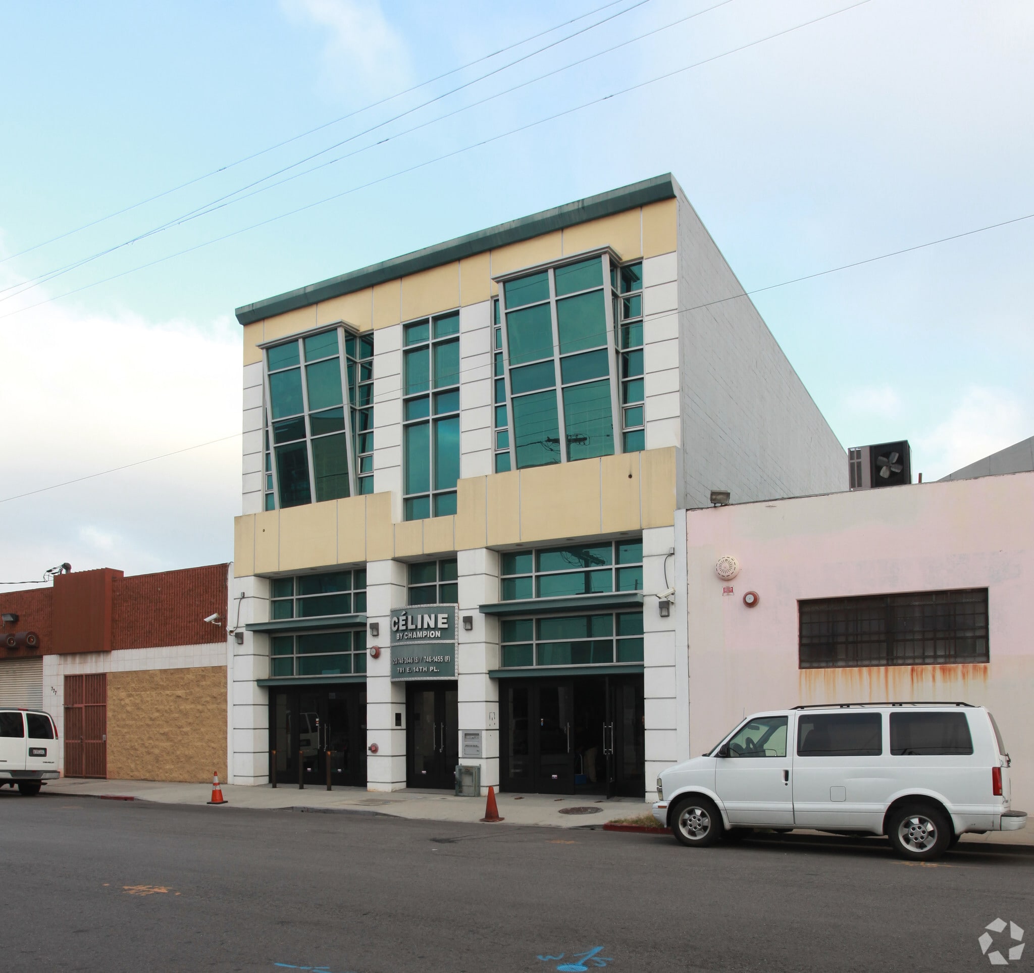 781 E 14th Pl, Los Angeles, CA à vendre Photo principale- Image 1 de 3