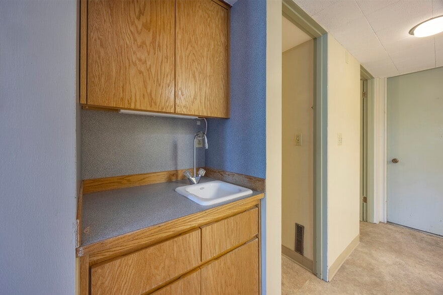 210 NE Alder St, Toledo, OR for sale - Building Photo - Image 2 of 34