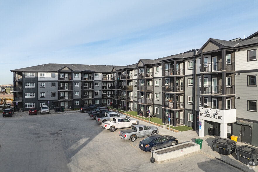 80 Sage Hill Rd NW, Calgary, AB à louer - Photo du bâtiment - Image 2 de 4