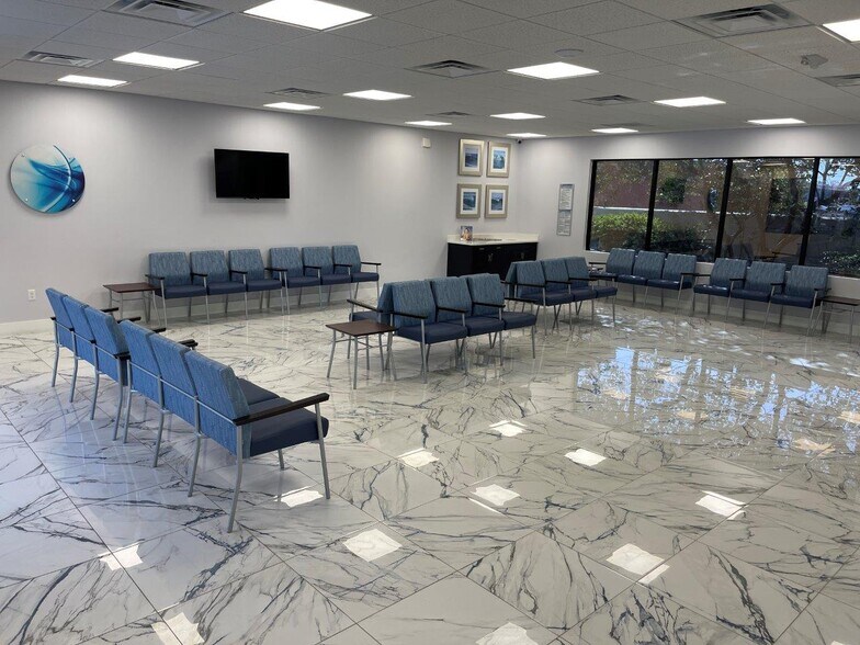 493 Highway 436, Casselberry, FL à louer - Photo du bâtiment - Image 2 de 22