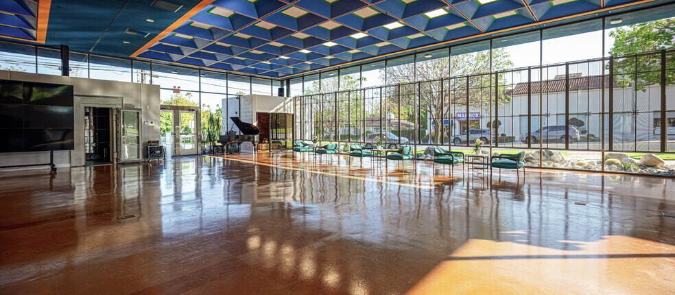 980 Huntington Dr, San Marino, CA à louer - Photo du bâtiment - Image 3 de 9