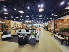 422 S Lake Ave, Pasadena, CA for lease Interior Photo- Image 1 of 7