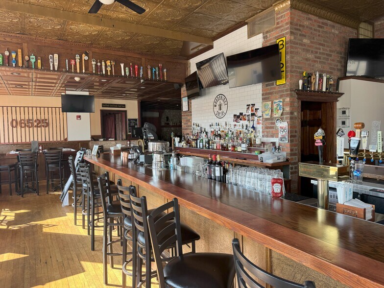 12-30 Selden St, Woodbridge, CT à louer - Photo du bâtiment - Image 2 de 9