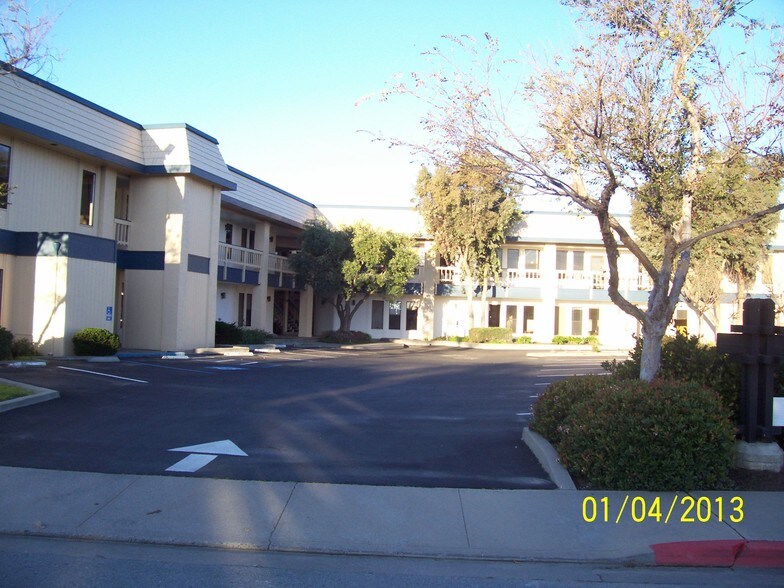 1020 Merrill St, Salinas, CA à louer - Photo du bâtiment - Image 3 de 4