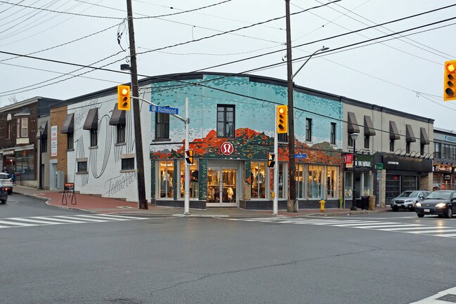 Plus de détails pour 408 Churchill Av N, Ottawa, ON - Commerce de détail à louer