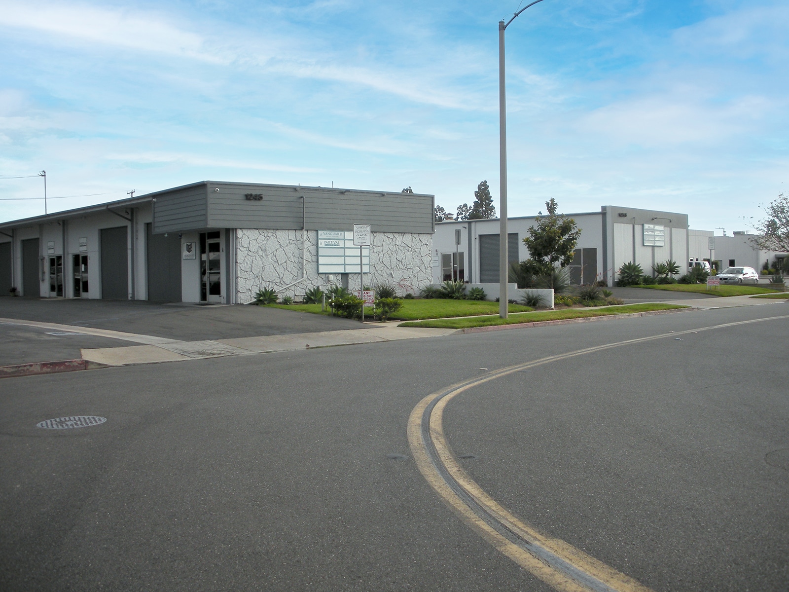 1253 Logan Ave, Costa Mesa, CA à louer Photo intérieure- Image 1 de 1