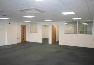 Ingworth Rd, Poole for lease Interior Photo- Image 2 of 3