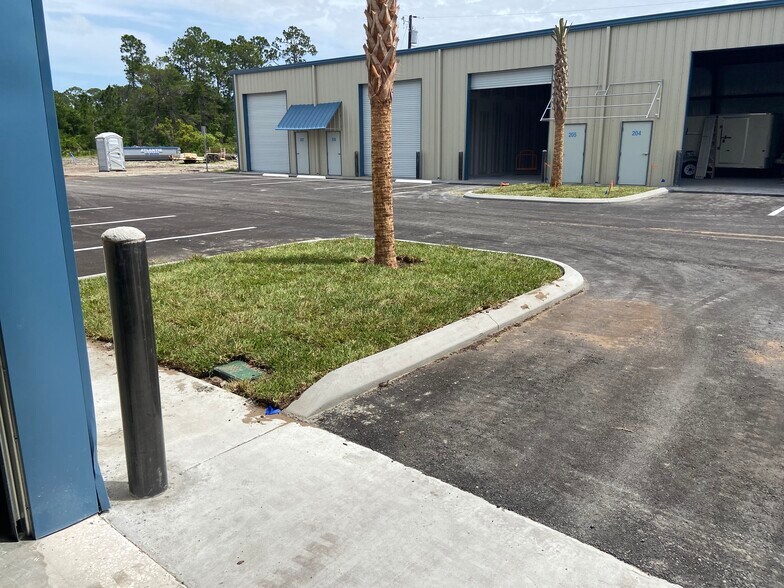 125 Dobbs Business Cir, Saint Augustine, FL à louer - Photo du bâtiment - Image 3 de 7