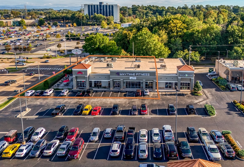 7804-7808 Montvue Center Way, Knoxville, TN for sale - Building Photo - Image 1 of 4