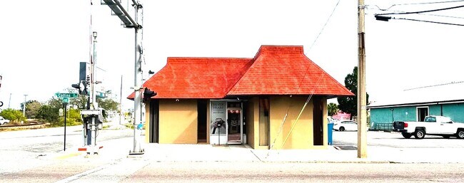 Plus de détails pour 302 S Collins St, Plant City, FL - Commerce de détail à vendre