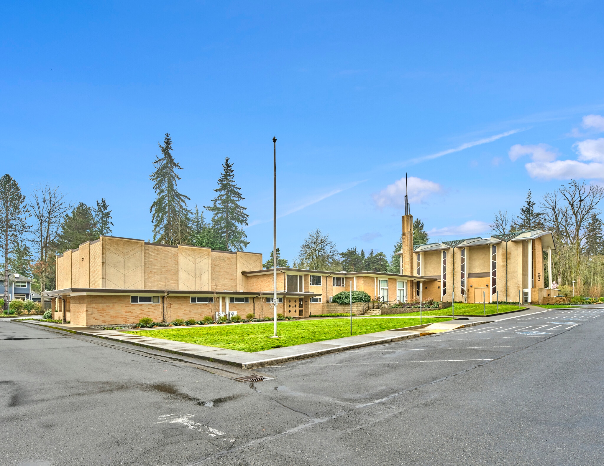 10675 NE 20th St, Bellevue, WA à vendre Photo principale- Image 1 de 6