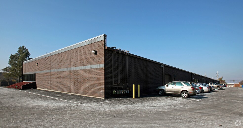 1884 Lackland Hill Pky, Saint Louis, MO for lease - Building Photo - Image 3 of 4