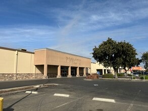2525 S Mooney Blvd, Visalia, CA for lease Building Photo- Image 1 of 2