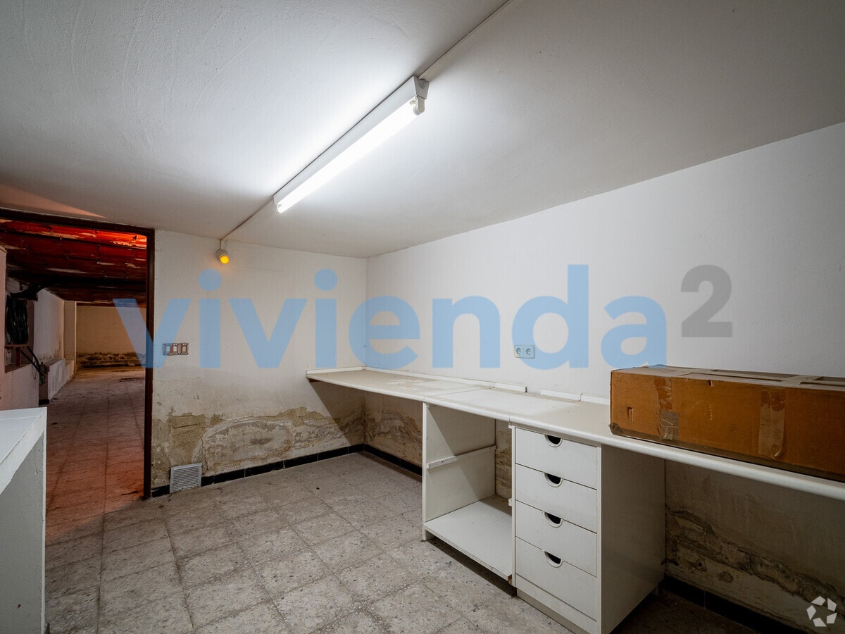 Madrid, MAD 28035 - Unit Puerta 01, Esc. 1 - - Interior Photo - Image 1 of 12