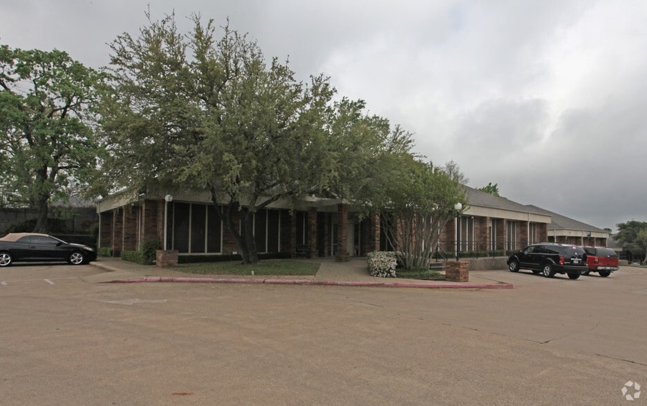 5620 SW Green Oaks Blvd, Arlington, TX for sale - Building Photo - Image 2 of 2