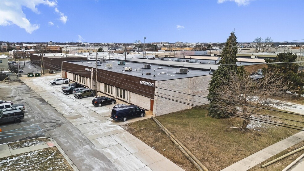32301-32303 Howard Ave, Madison Heights, MI for lease - Building Photo - Image 3 of 16