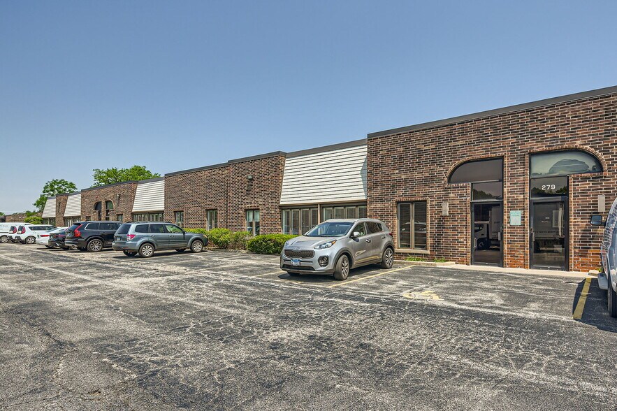 271-285 E Helen Rd, Palatine, IL à vendre - Photo du bâtiment - Image 2 de 11