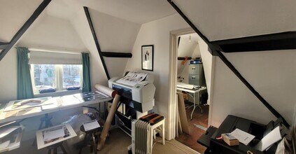 36-36A Market Pl, Wantage for lease Interior Photo- Image 2 of 3