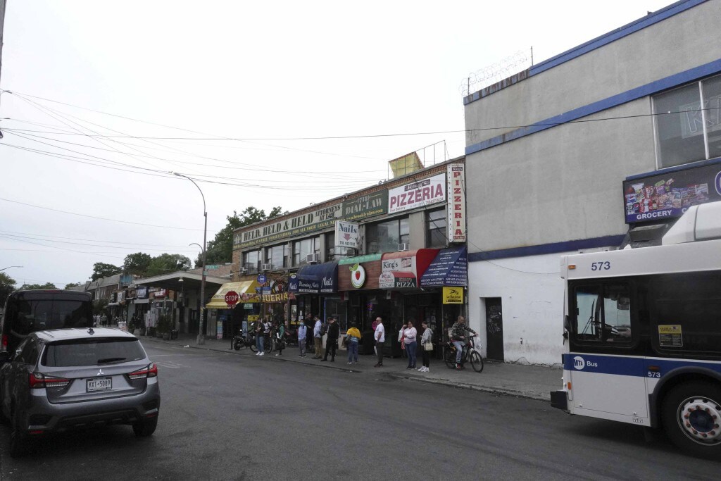 1688 E 16th St, Brooklyn, NY for lease Primary Photo- Image 1 of 7