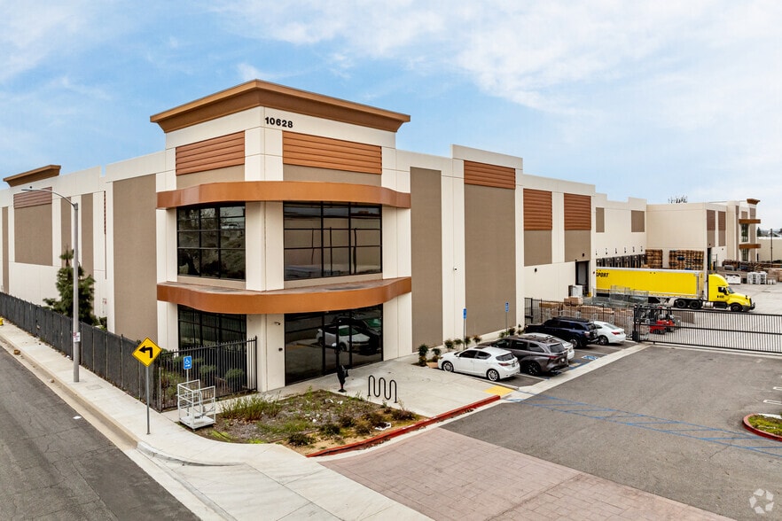 10628 Central Ave, Montclair, CA for lease - Building Photo - Image 1 of 9