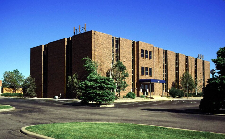 3090 S Jamaica Ct, Aurora, CO à louer - Photo du bâtiment - Image 2 de 5